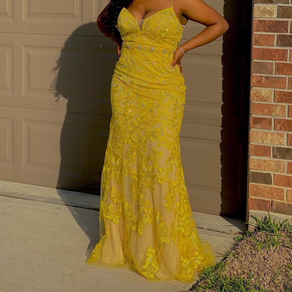 Beautiful Yellow Prom Dress